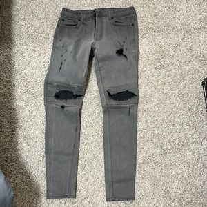 Men’s PacSun size 32x32 grey distressed jeans. Skinniest fit. Active stretch.